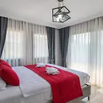 别墅 Detached With Private Pool In Inlice *