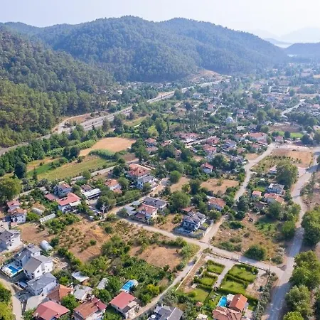 Detached With Private Pool In Inlice 别墅