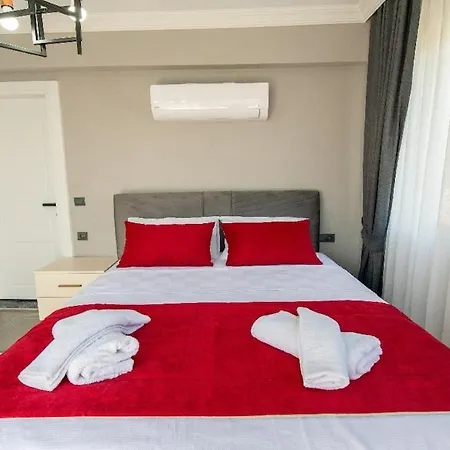 Villa Detached With Private Pool In Inlice *