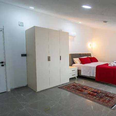 Villa Detached With Private Pool In Inlice *