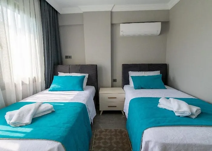 Detached With Private Pool In Inlice