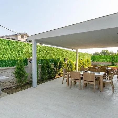 Detached With Private Pool In Inlice Vila *