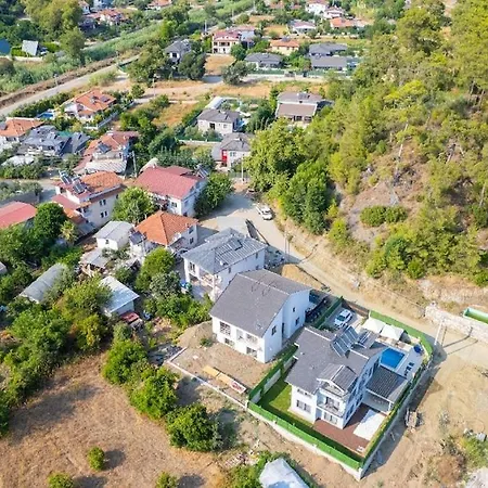 Vila Detached With Private Pool In Inlice *
