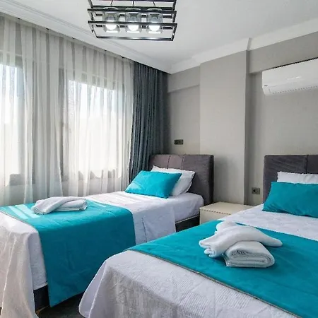 Detached With Private Pool In Inlice フェティエ