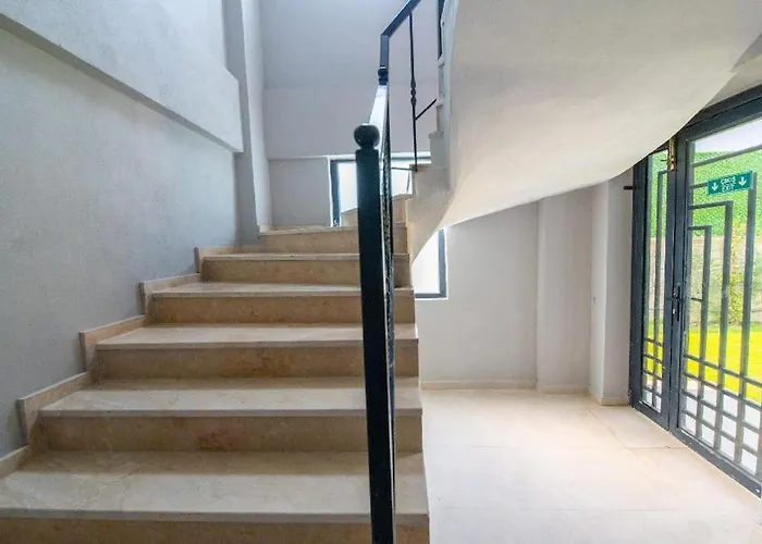 Detached With Private Pool In Inlice