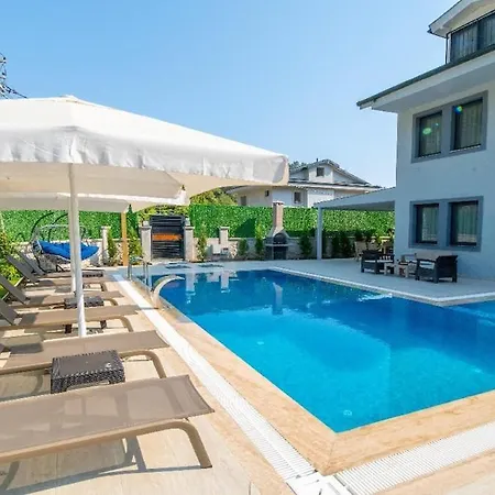 וילה Detached With Private Pool In Inlice *