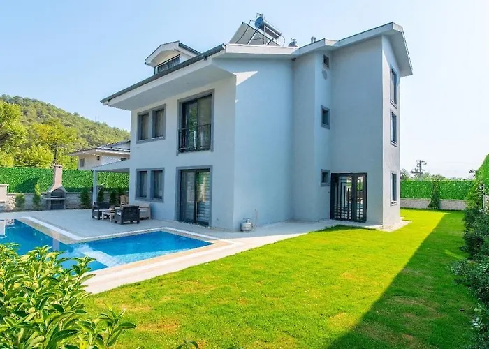Detached With Private Pool In Inlice וילה *